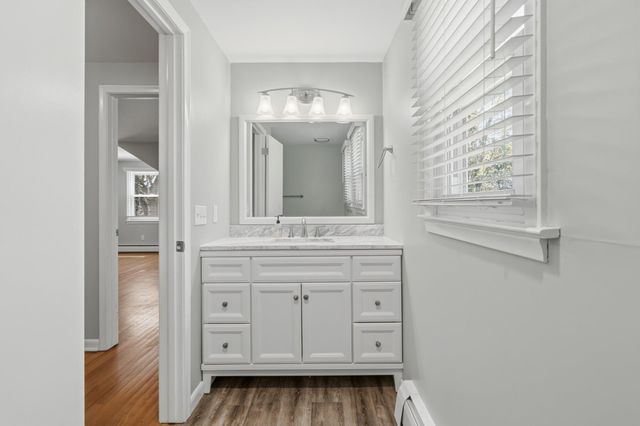 721 Piccadilly Road, Kalamazoo, MI 49006