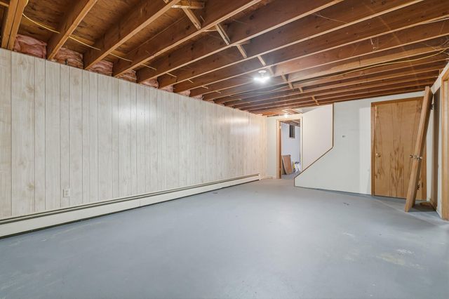 721 Piccadilly Road, Kalamazoo, MI 49006