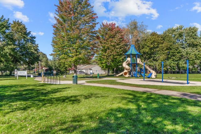 721 Piccadilly Road, Kalamazoo, MI 49006