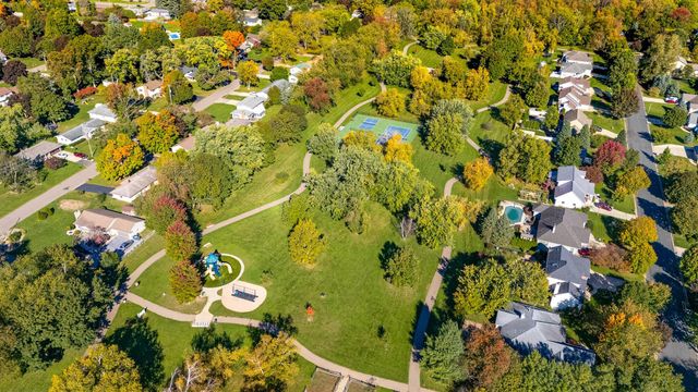 721 Piccadilly Road, Kalamazoo, MI 49006
