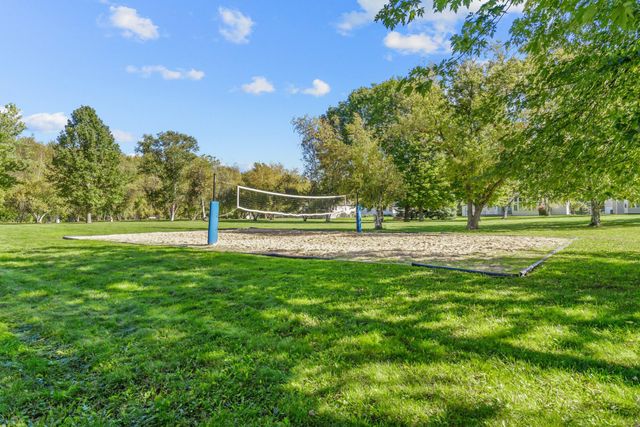 721 Piccadilly Road, Kalamazoo, MI 49006