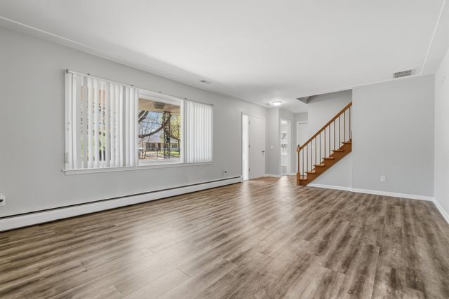 721 Piccadilly Road, Kalamazoo, MI 49006