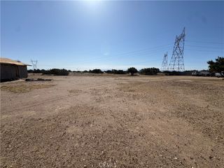 10717 Muscatel, Oak Hills, CA 92344