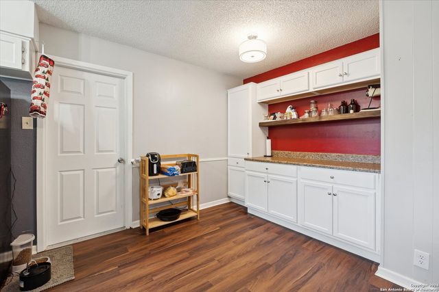 312 LORI LYNN DR, Schertz, TX 78154