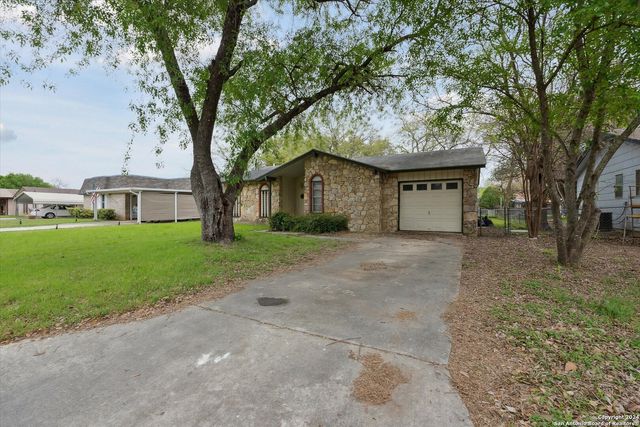 312 LORI LYNN DR, Schertz, TX 78154