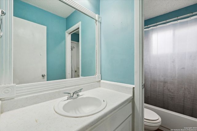 312 LORI LYNN DR, Schertz, TX 78154