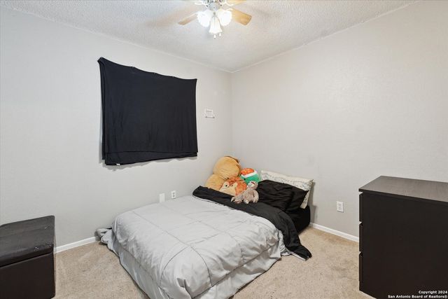 312 LORI LYNN DR, Schertz, TX 78154