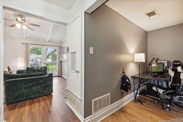 312 LORI LYNN DR, Schertz, TX 78154