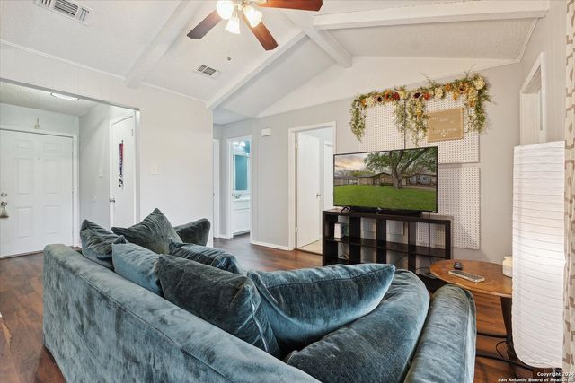 312 LORI LYNN DR, Schertz, TX 78154