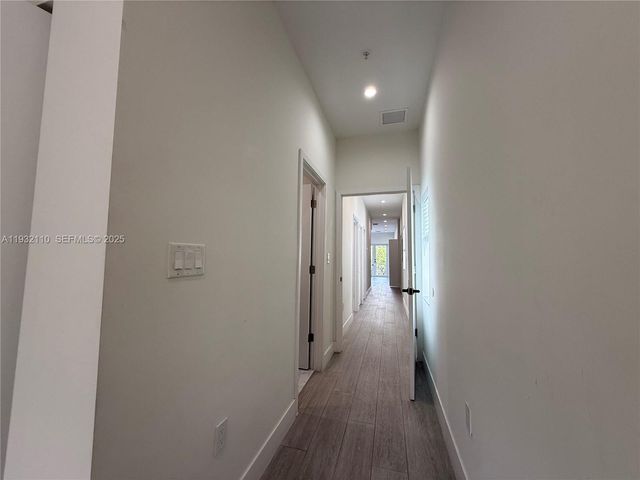 1786 SW 9th St 4, Miami, FL 33135