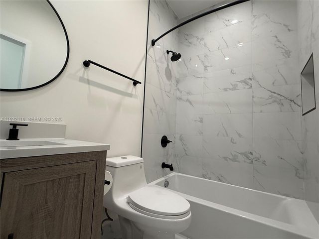 1786 SW 9th St 4, Miami, FL 33135