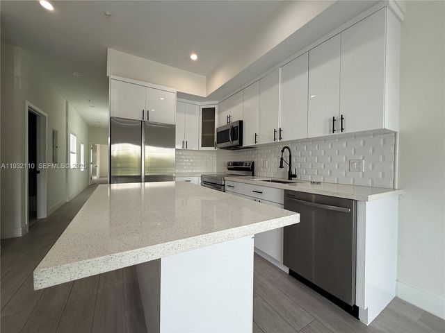 1786 SW 9th St 4, Miami, FL 33135