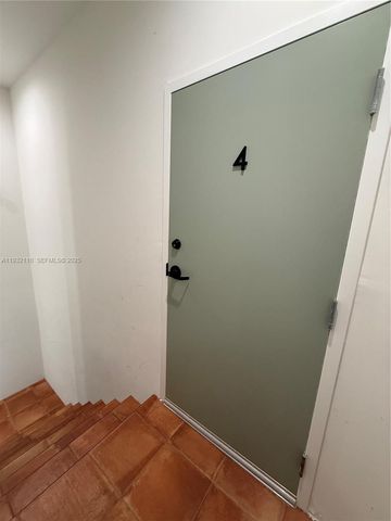 1786 SW 9th St 4, Miami, FL 33135