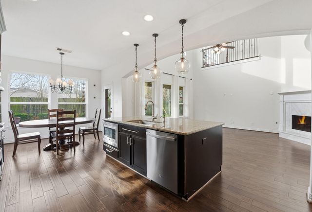 1515 Thornton Road, Houston, TX 77018