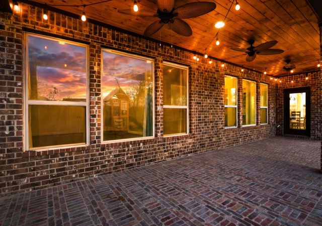 1515 Thornton Road, Houston, TX 77018