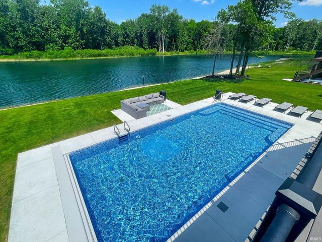 18445 Forest Glade Drive, South Bend, IN 46637