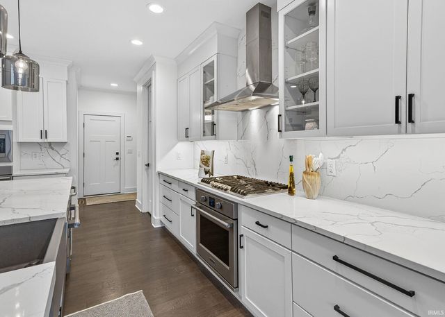 18445 Forest Glade Drive, South Bend, IN 46637