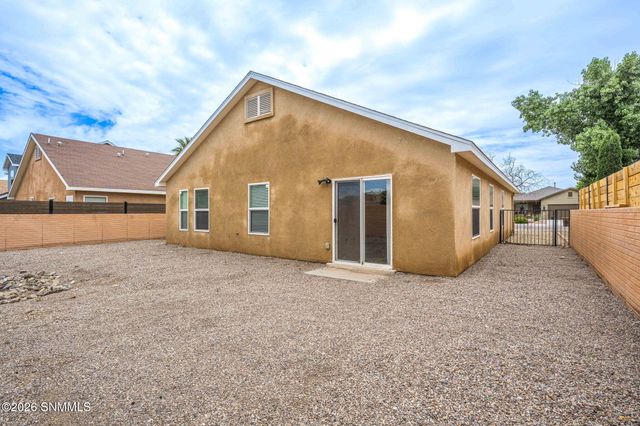 2882 Borroughs Street, Las Cruces, NM 88007