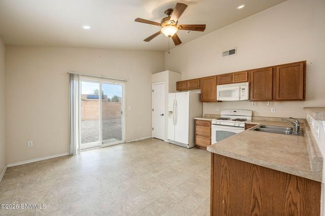 2882 Borroughs Street, Las Cruces, NM 88007