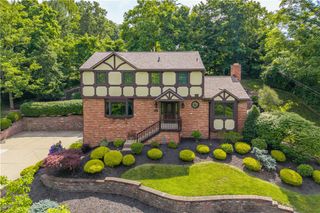 2535 Morton Road, Upper St Clair, PA 15241