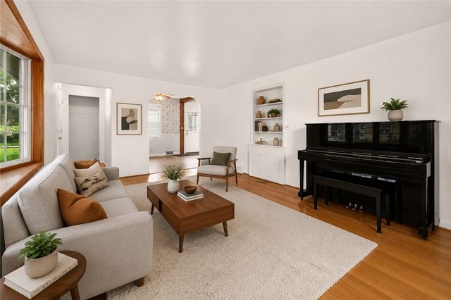 412 West Hickory Street, East Rochester, NY 14445
