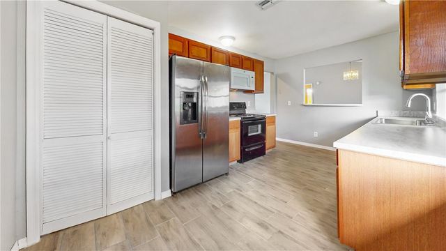 305 MEDINA COURT, Kissimmee, FL 34758