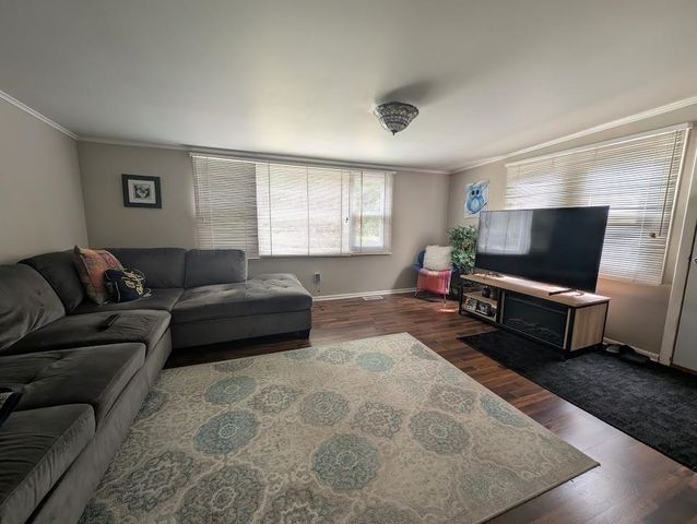 1556 Wilson Avenue, Saginaw, MI 48603