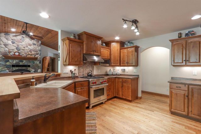 E3093 HIGH POINT RIDGE DRIVE, Waupaca, WI 54981