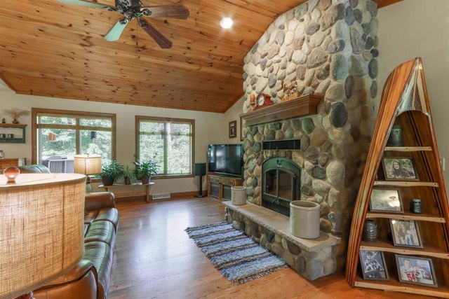 E3093 HIGH POINT RIDGE DRIVE, Waupaca, WI 54981