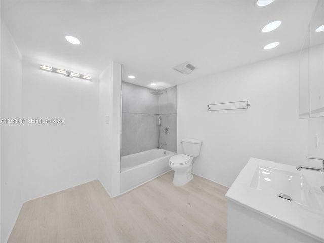 301 174th St 1818, Sunny Isles Beach, FL 33160