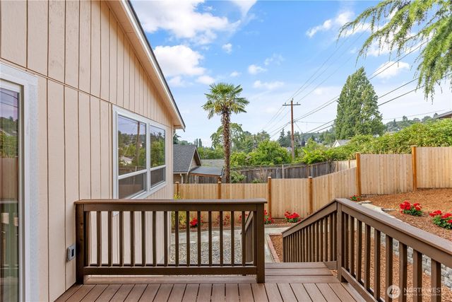5016 26th Avenue SW, Seattle, WA 98106