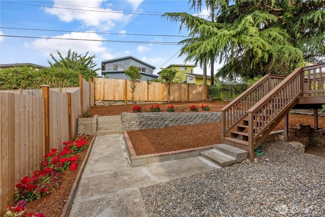5016 26th Avenue SW, Seattle, WA 98106