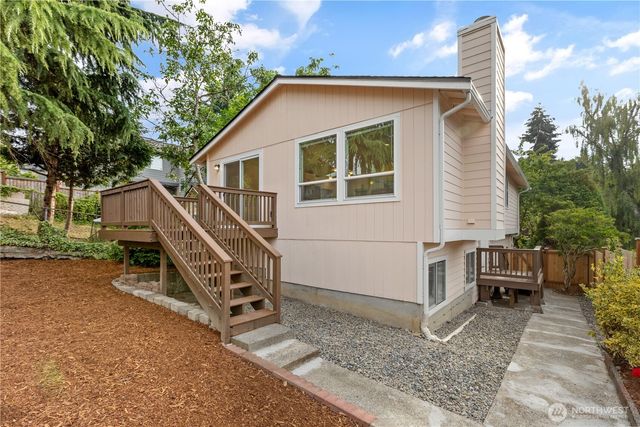 5016 26th Avenue SW, Seattle, WA 98106