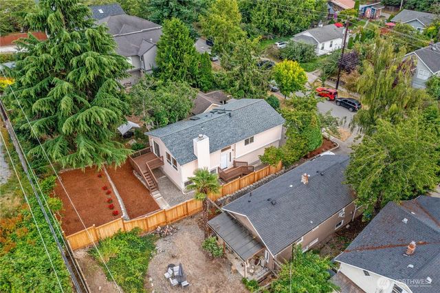 5016 26th Avenue SW, Seattle, WA 98106
