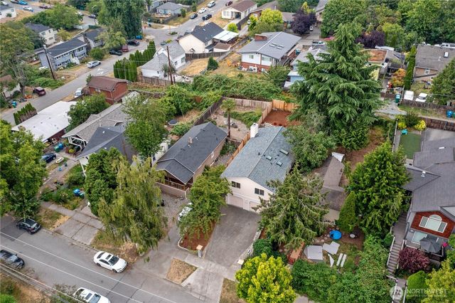 5016 26th Avenue SW, Seattle, WA 98106