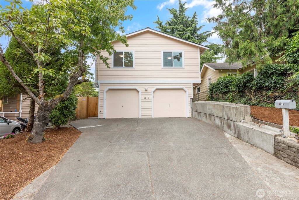 5016 26th Avenue SW, Seattle, WA 98106