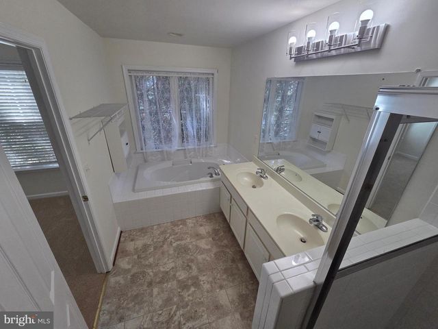 15563 KELLEY FARM CT, Woodbridge, VA 22193