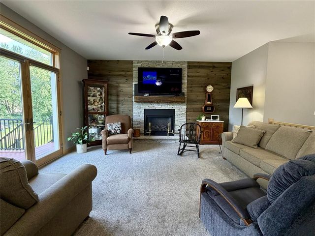 2355 Mckinley Road, Eau Claire, WI 54703