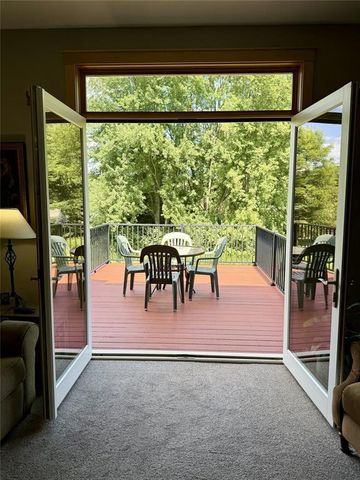 2355 Mckinley Road, Eau Claire, WI 54703
