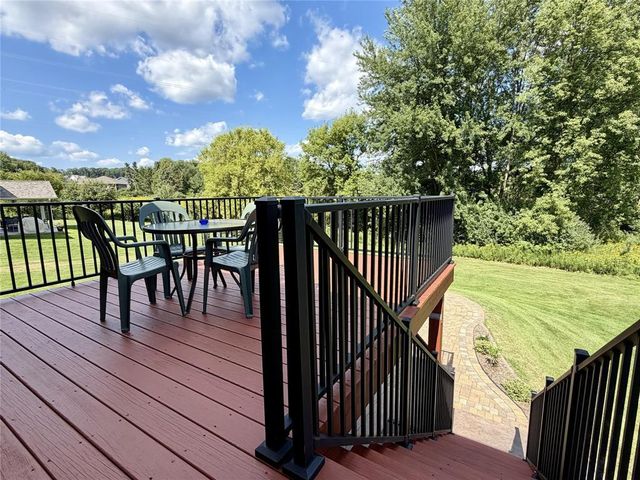 2355 Mckinley Road, Eau Claire, WI 54703