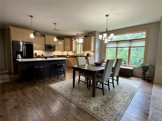 2355 Mckinley Road, Eau Claire, WI 54703