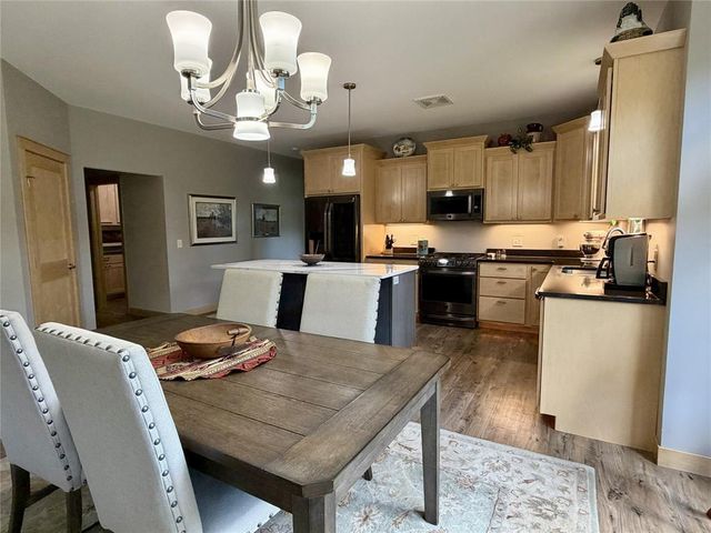 2355 Mckinley Road, Eau Claire, WI 54703