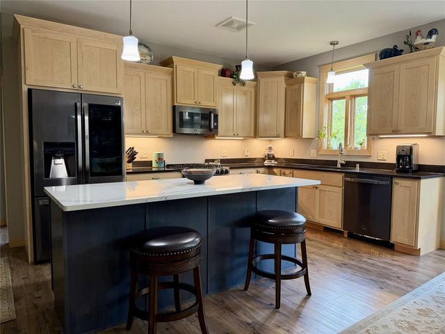 2355 Mckinley Road, Eau Claire, WI 54703