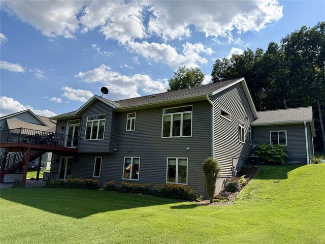 2355 Mckinley Road, Eau Claire, WI 54703