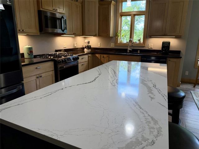 2355 Mckinley Road, Eau Claire, WI 54703