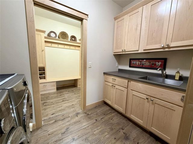 2355 Mckinley Road, Eau Claire, WI 54703