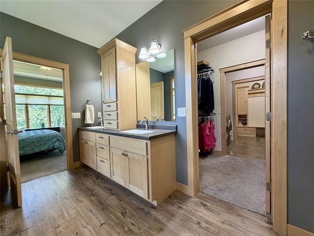 2355 Mckinley Road, Eau Claire, WI 54703