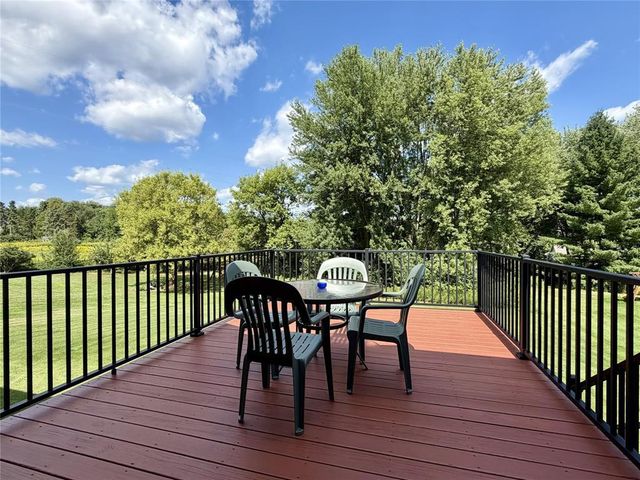 2355 Mckinley Road, Eau Claire, WI 54703