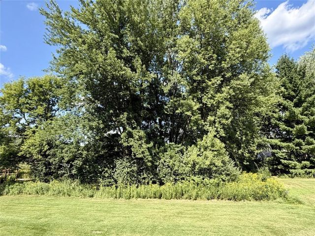 2355 Mckinley Road, Eau Claire, WI 54703