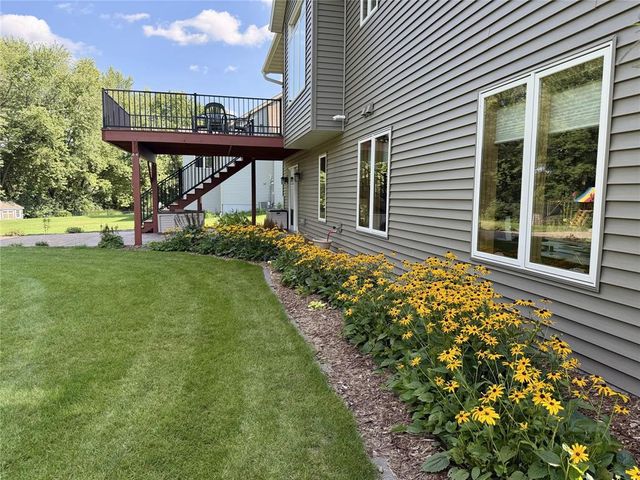 2355 Mckinley Road, Eau Claire, WI 54703